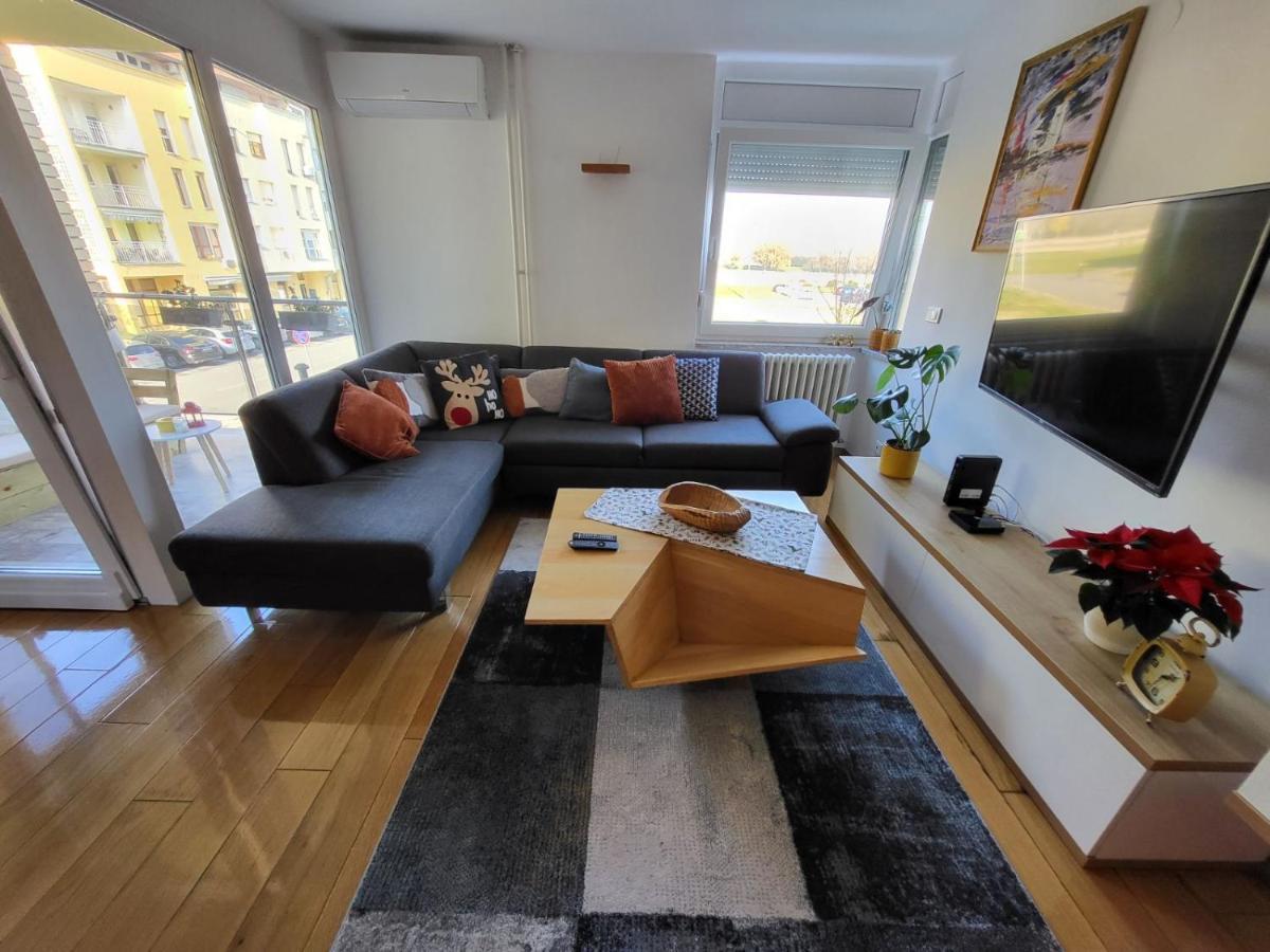 Apartman Bruna Self Check-In Osijek Exteriör bild